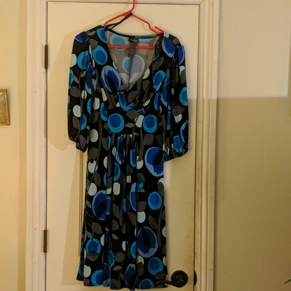 Dress - Picture 1 of 3